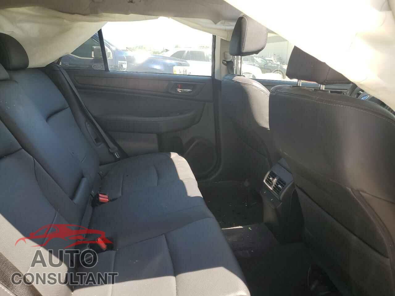 SUBARU OUTBACK 2017 - 4S4BSENC2H3415541
