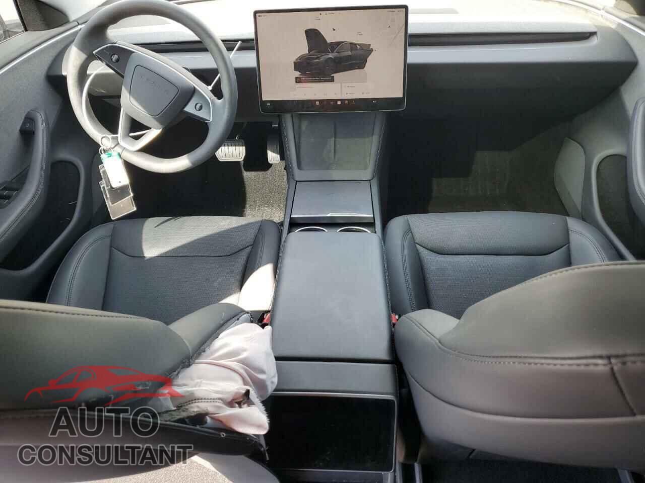 TESLA MODEL 3 2024 - 5YJ3E1EA7RF736468