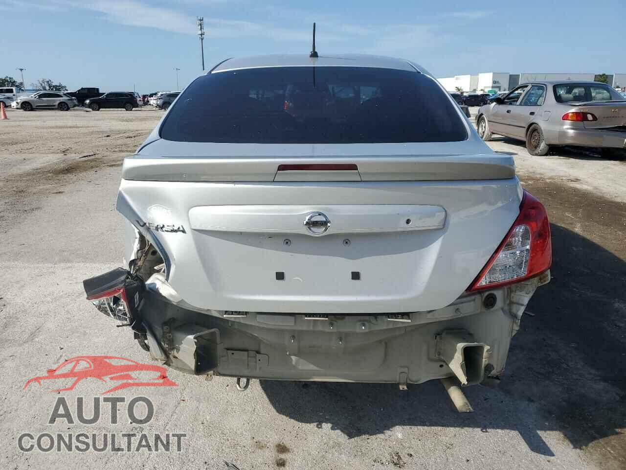 NISSAN VERSA 2017 - 3N1CN7AP3HL829939