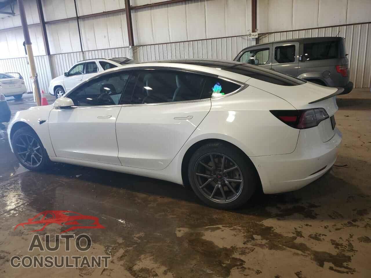 TESLA MODEL 3 2020 - 5YJ3E1EA5LF615543