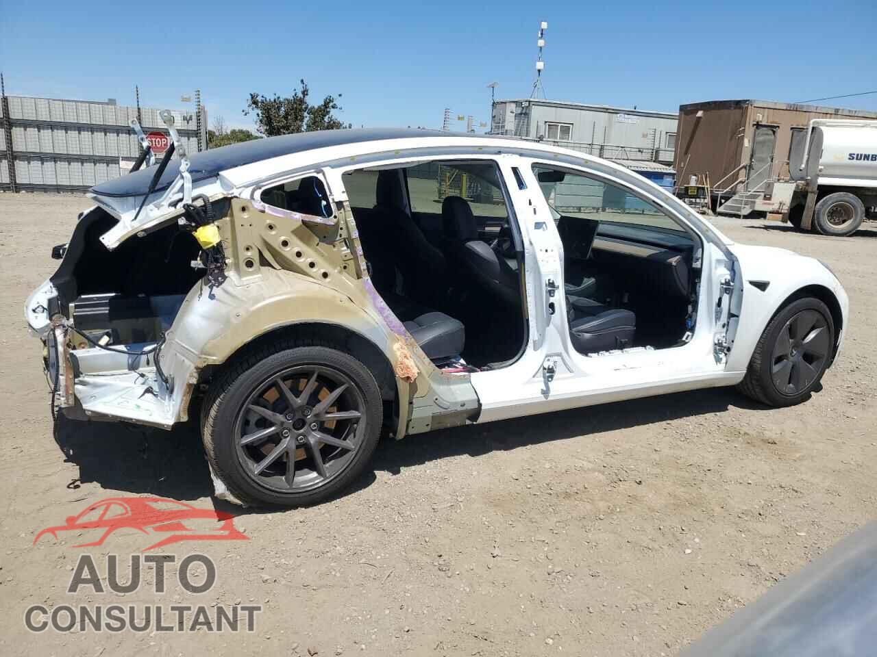 TESLA MODEL 3 2021 - 5YJ3E1EA5MF052723