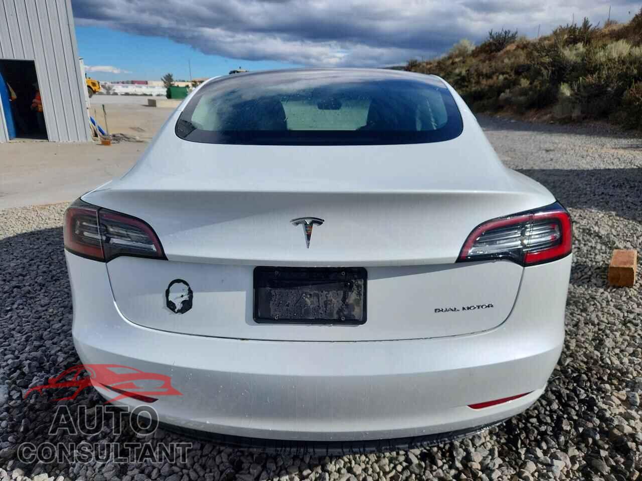 TESLA MODEL 3 2023 - 5YJ3E1EB8PF393143