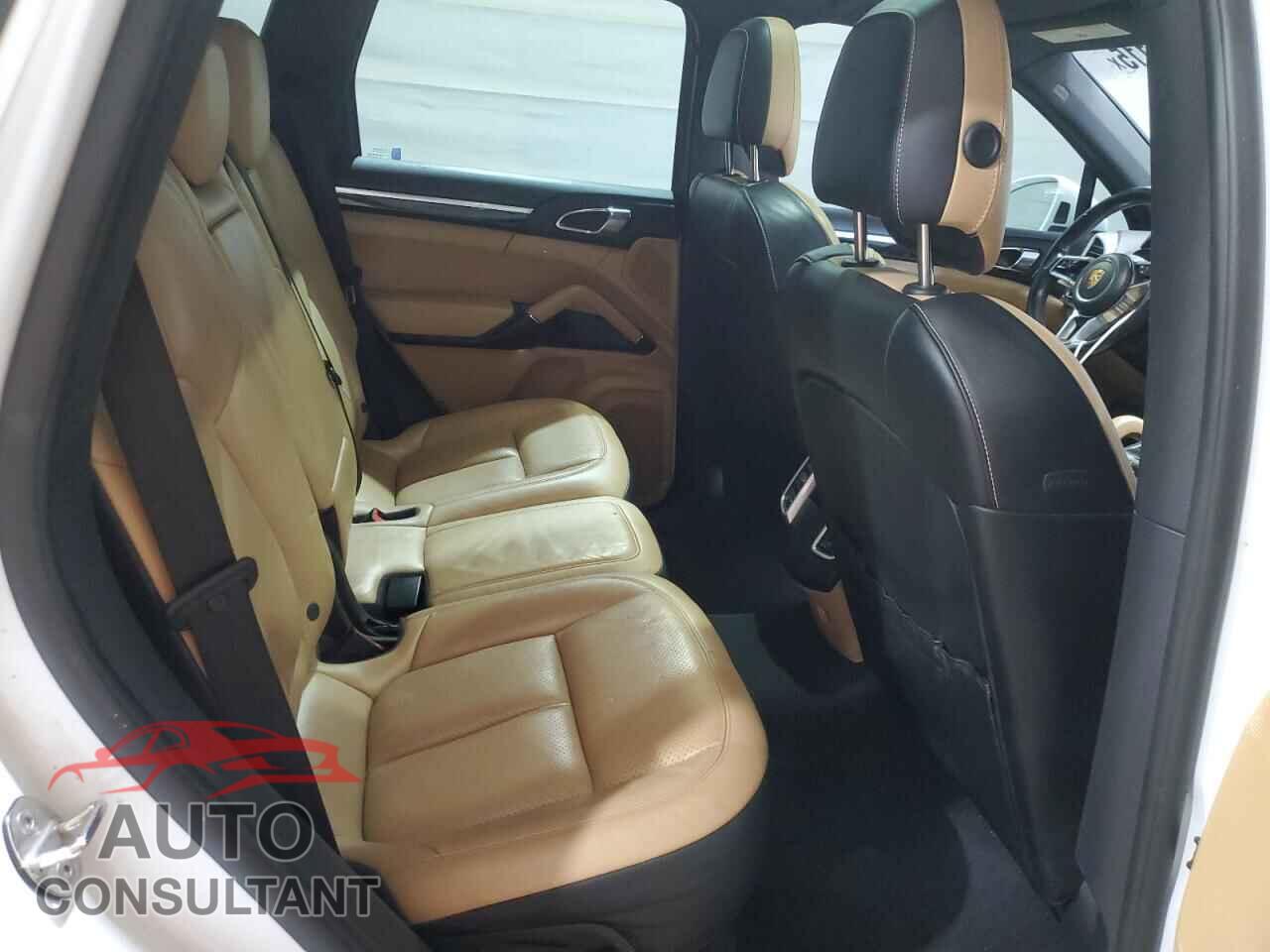 PORSCHE CAYENNE 2015 - WP1AE2A24FLA53579