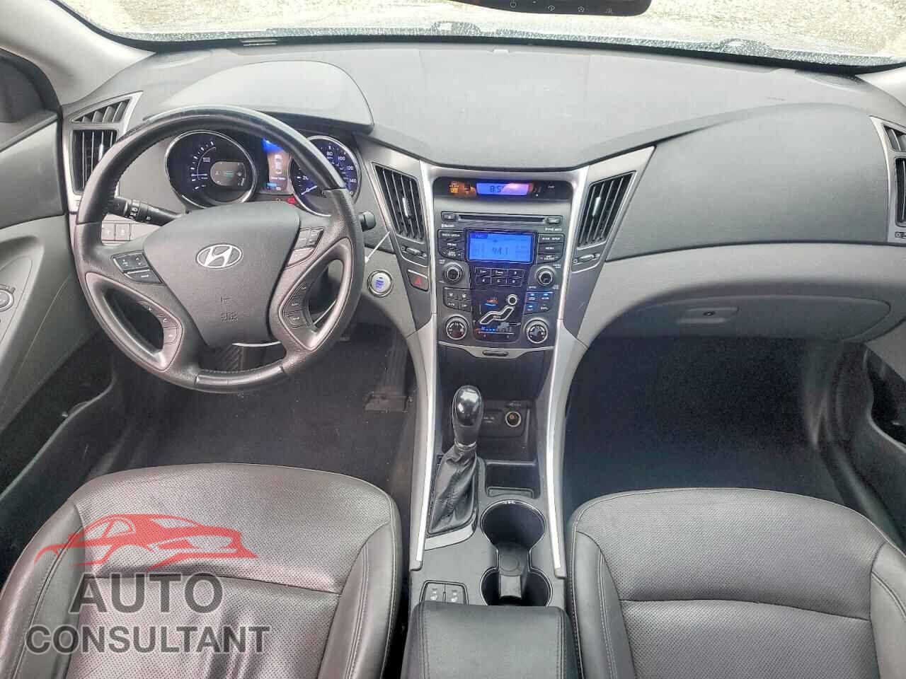 HYUNDAI SONATA 2012 - KMHEC4A47CA054329