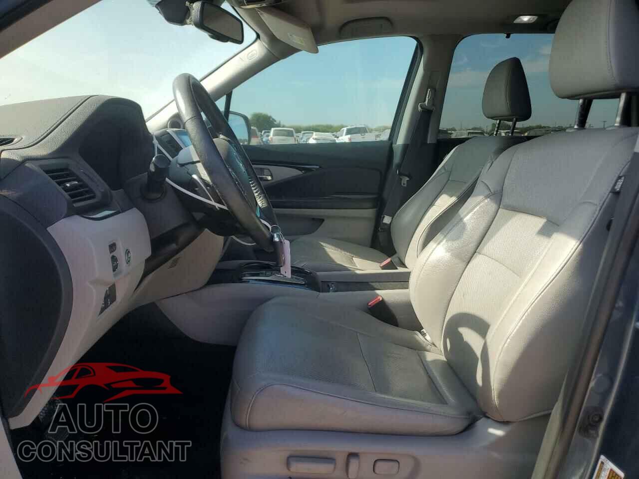 HONDA PILOT 2016 - 5FNYF6H00GB050210