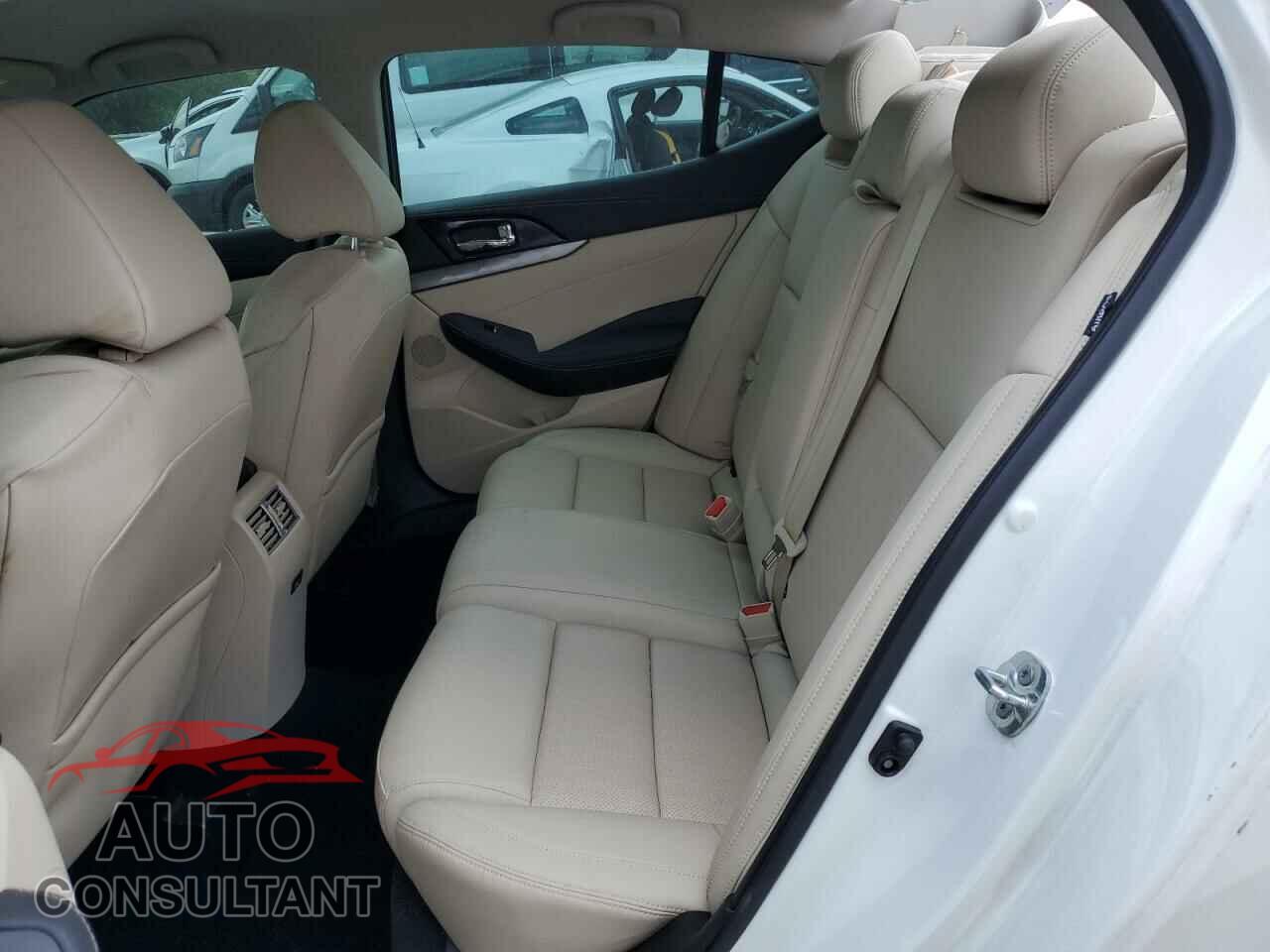 NISSAN MAXIMA 2021 - 1N4AA6CV8MC513342