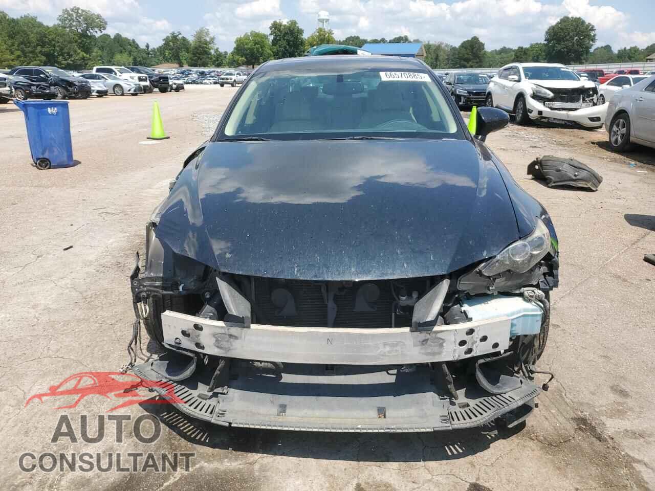 LEXUS IS 2016 - JTHBA1D21G5019109