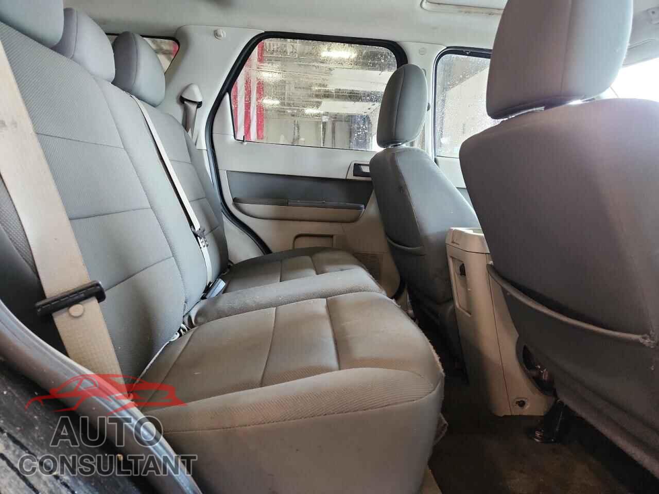 FORD ESCAPE 2010 - 1FMCU9DG7AKA63854