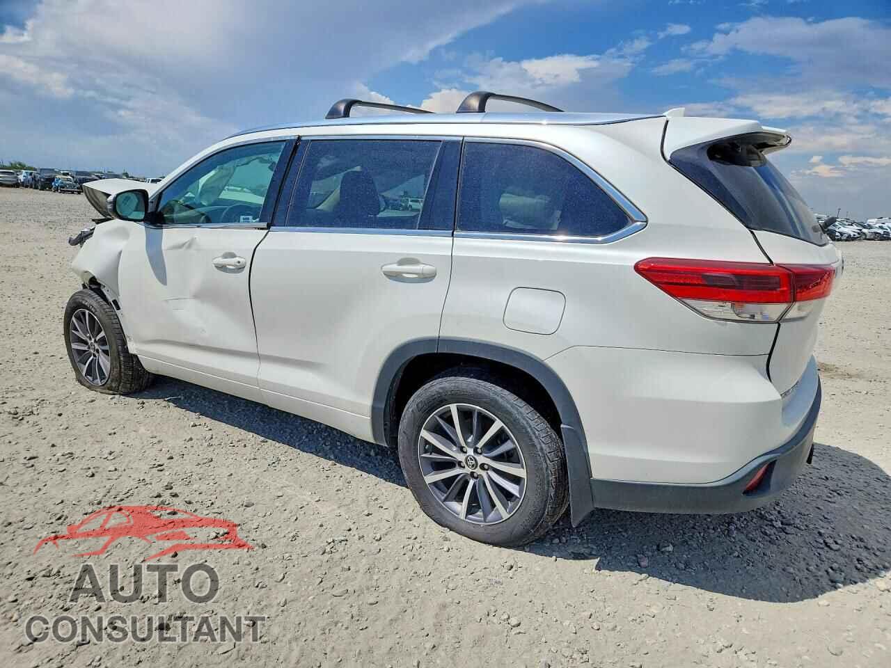 TOYOTA HIGHLANDER 2018 - 5TDJZRFH7JS527155