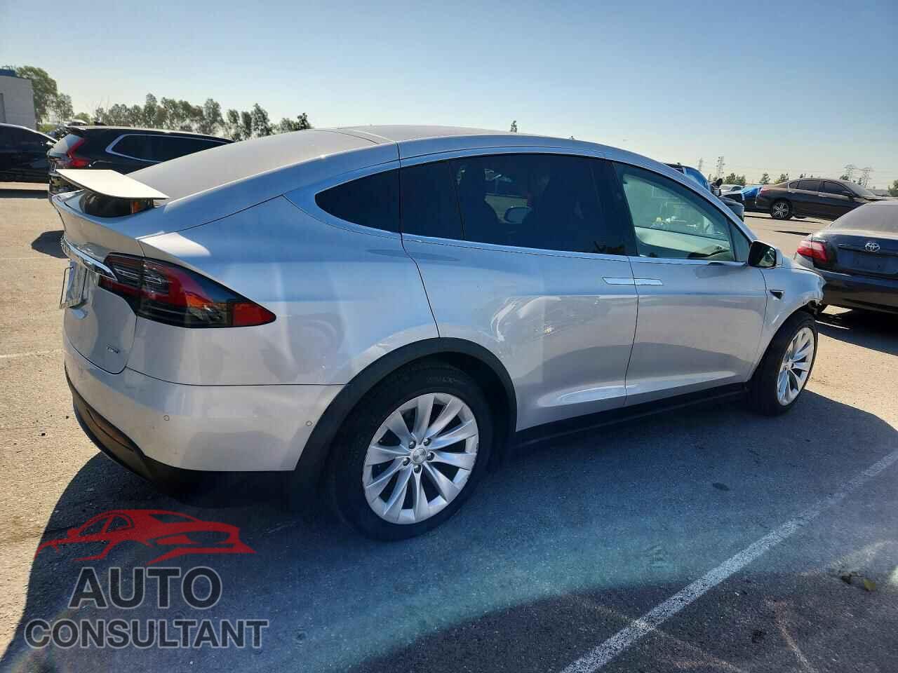 TESLA MODEL X 2017 - 5YJXCBE23HF058046