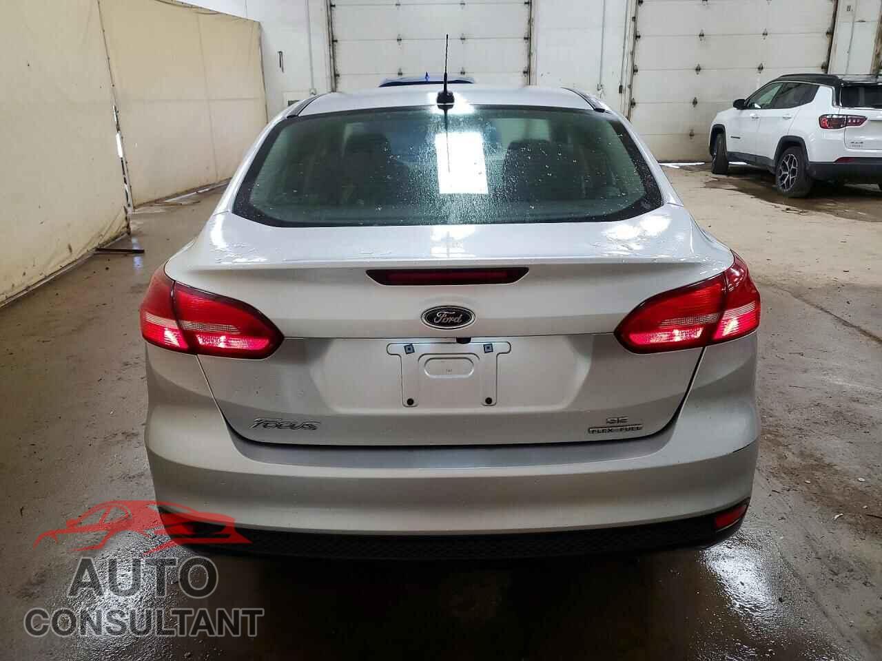 FORD FOCUS 2015 - 1FADP3F23FL333927