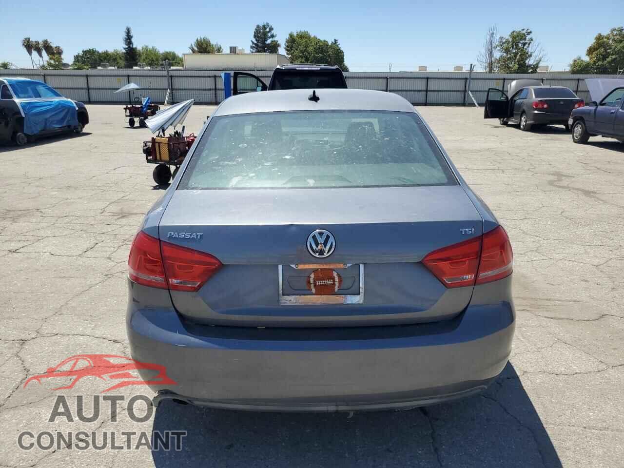 VOLKSWAGEN PASSAT 2014 - 1VWAT7A33EC113036