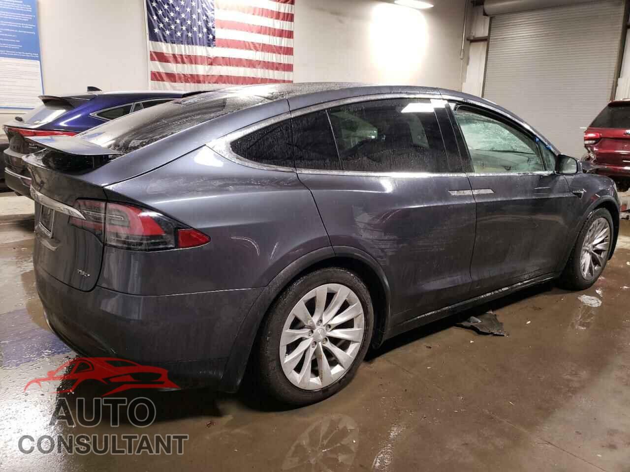 TESLA MODEL X 2018 - 5YJXCAE24JF103995