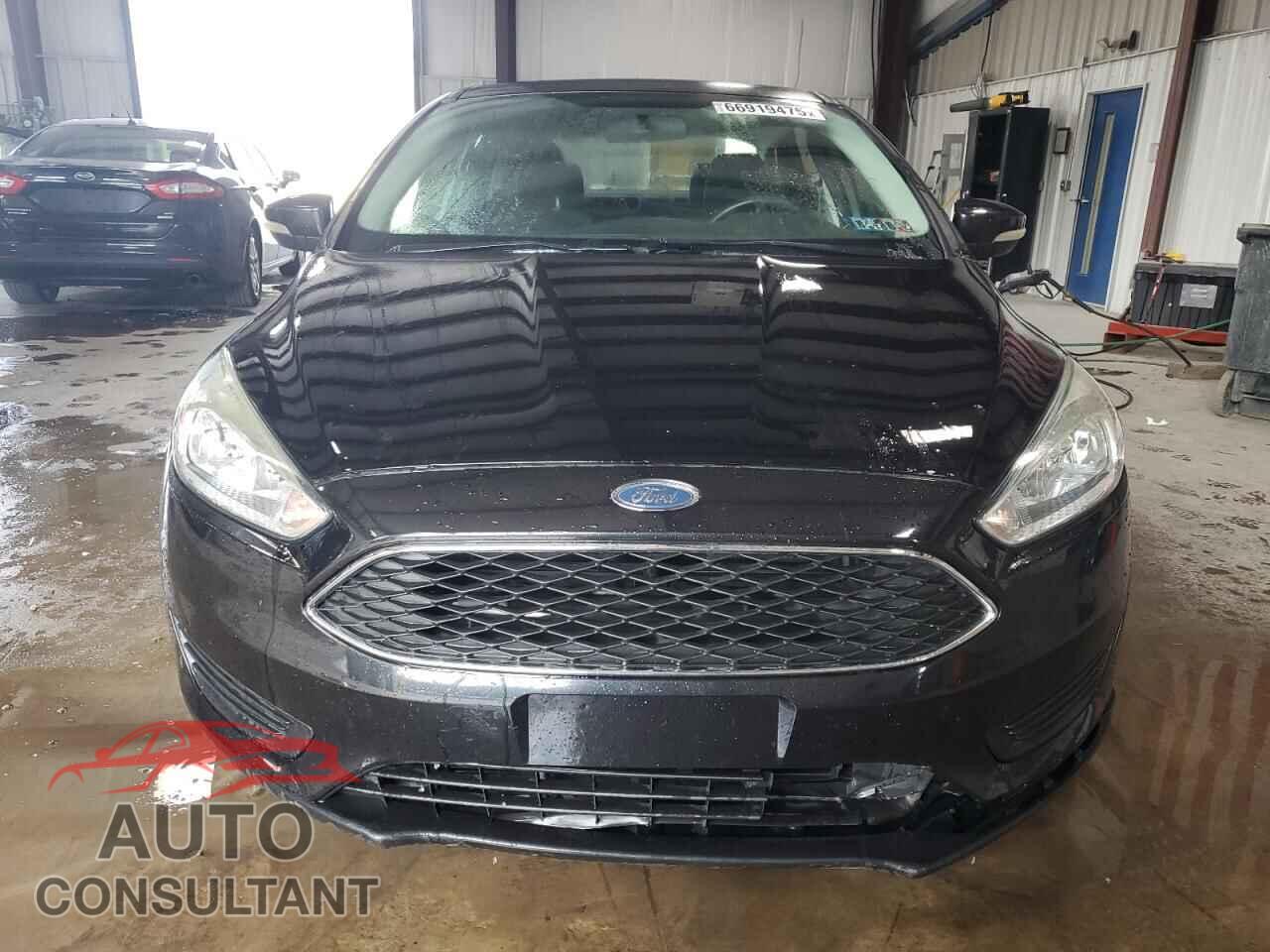 FORD FOCUS 2015 - 1FADP3F26FL229318