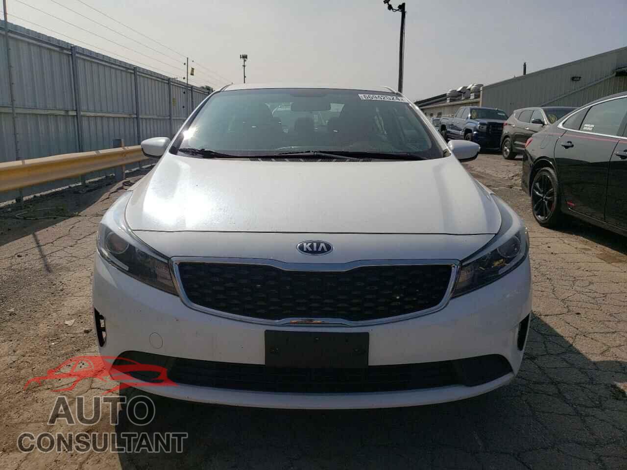 KIA FORTE 2018 - 3KPFL4A72JE247968