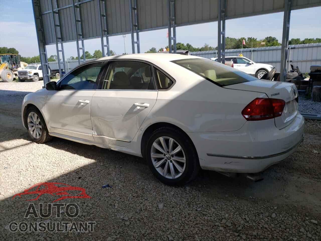 VOLKSWAGEN PASSAT 2012 - 1VWCP7A33CC080033
