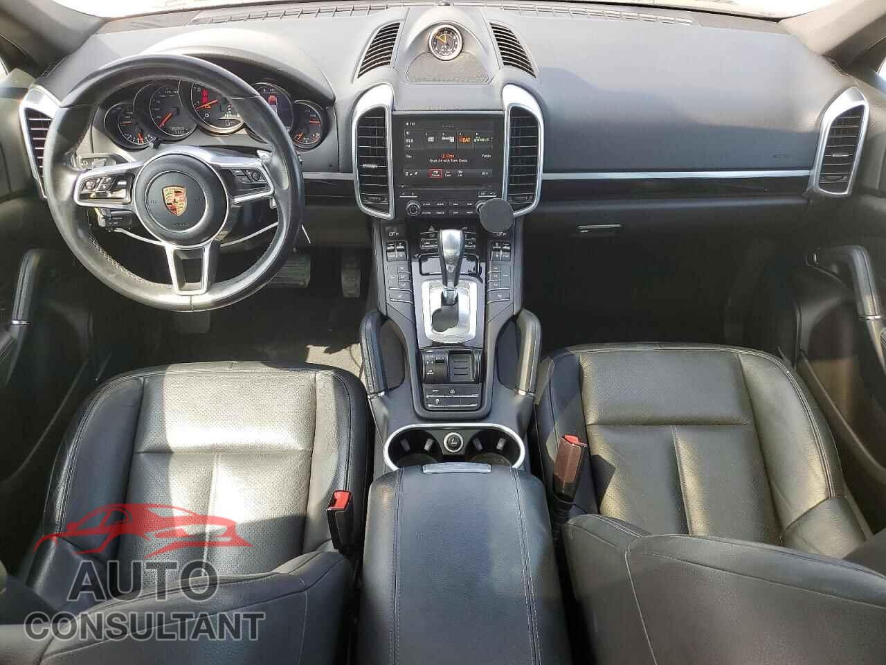 PORSCHE CAYENNE 2018 - WP1AA2A20JKA03787
