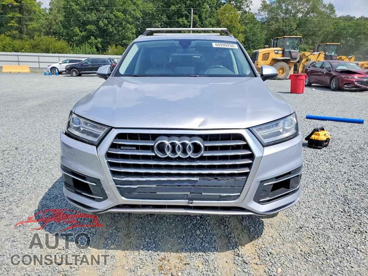AUDI Q7 2017 - WA1LHAF73HD047909
