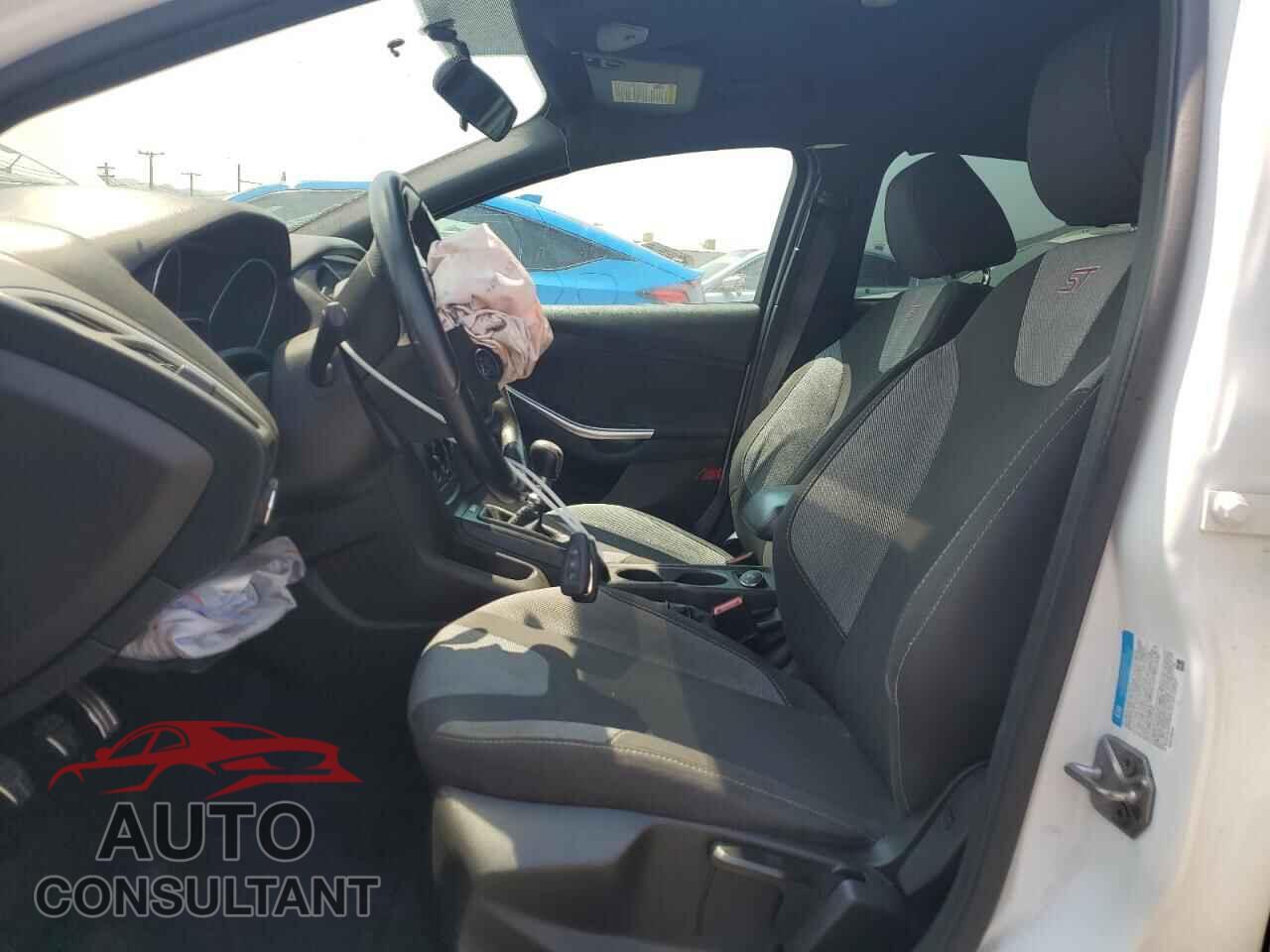 FORD FOCUS 2014 - 1FADP3L96EL176328
