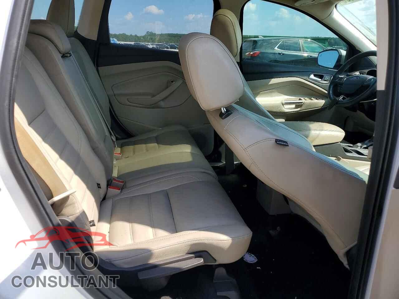 FORD ESCAPE 2017 - 1FMCU0JD7HUB96277