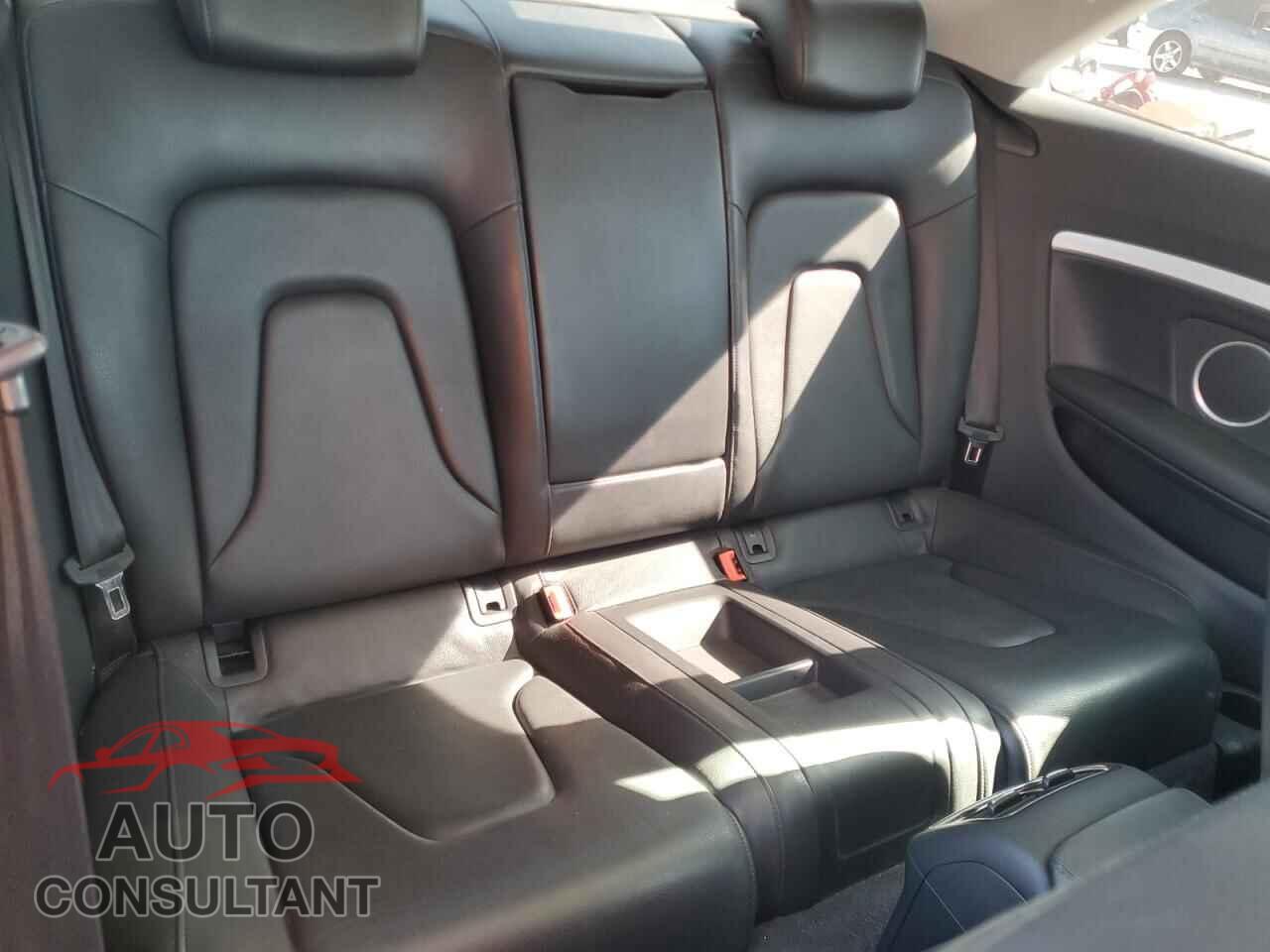 AUDI A5 2012 - WAULFAFR8CA001030