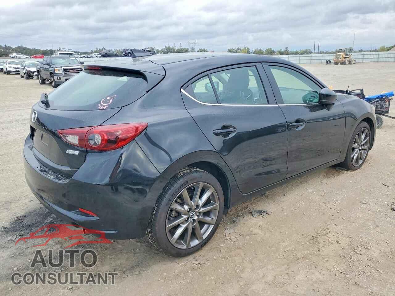 MAZDA 3 2018 - 3MZBN1M3XJM192818