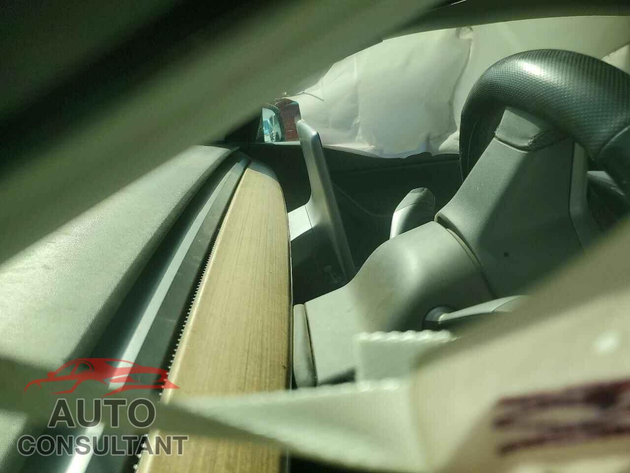 TESLA MODEL Y 2021 - 5YJYGDED2MF107446