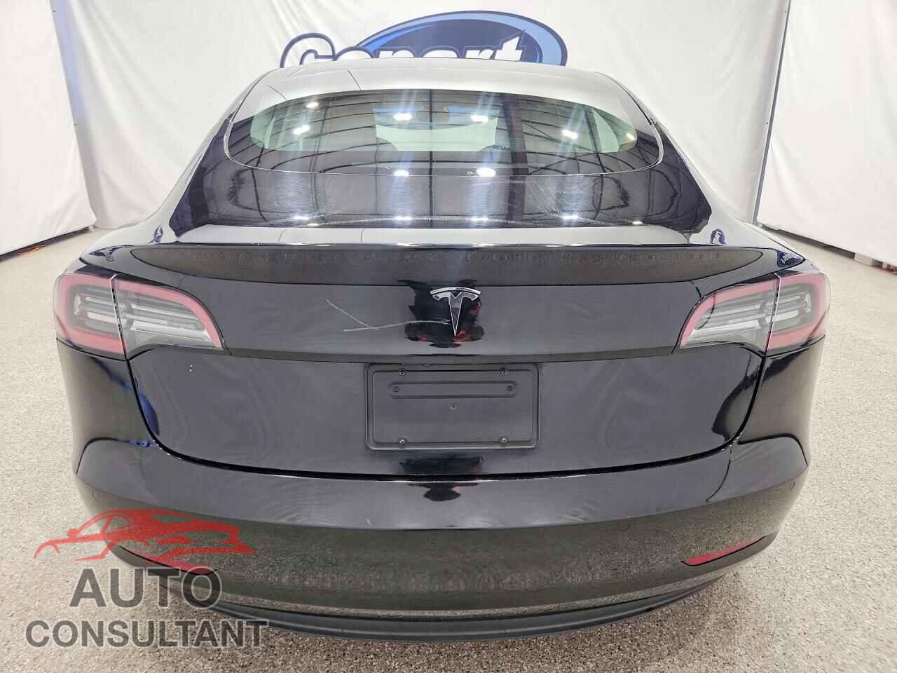 TESLA MODEL 3 2022 - 5YJ3E1EA5NF290864