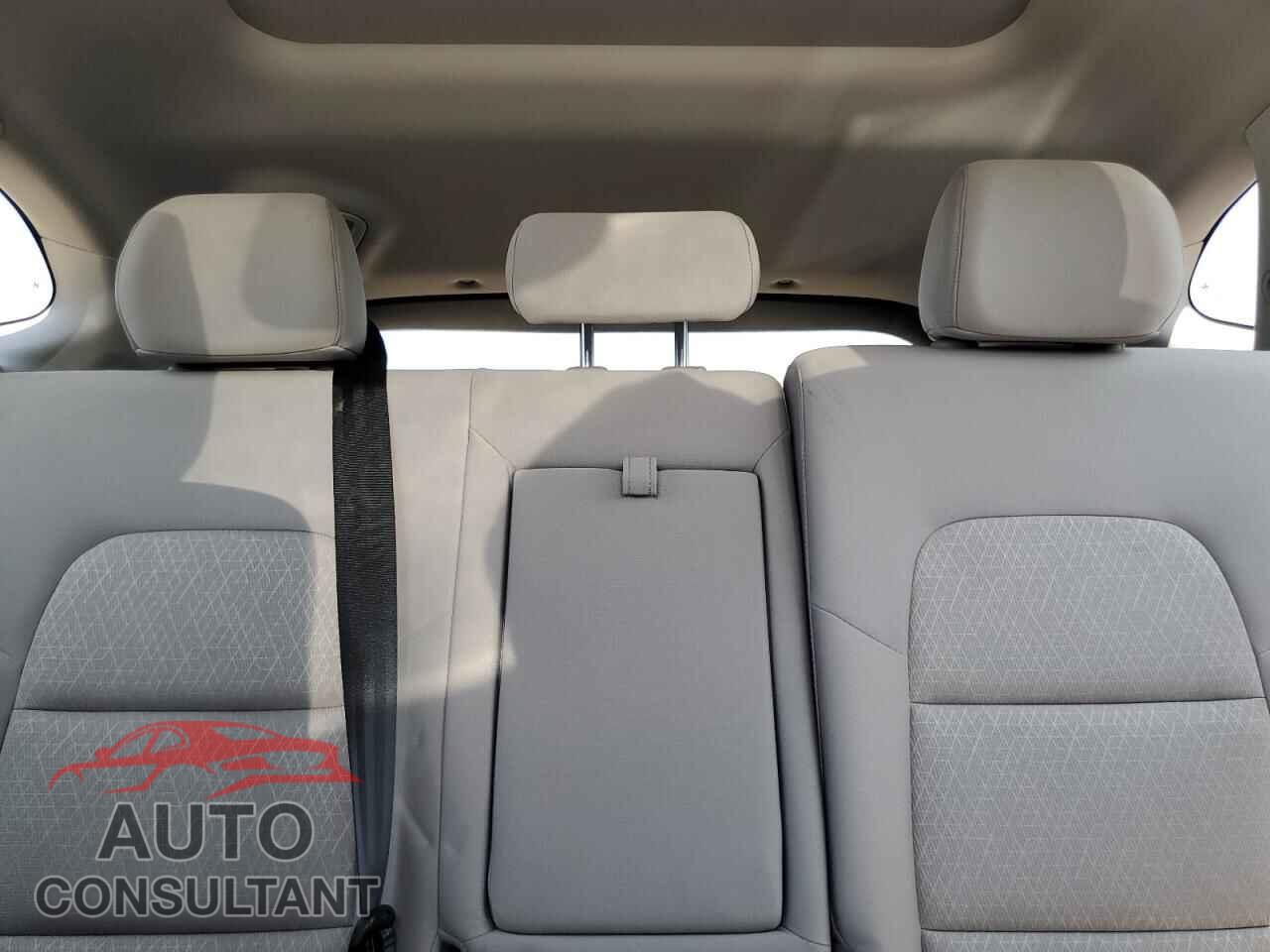 HYUNDAI TUCSON 2018 - KM8J3CA23JU824903