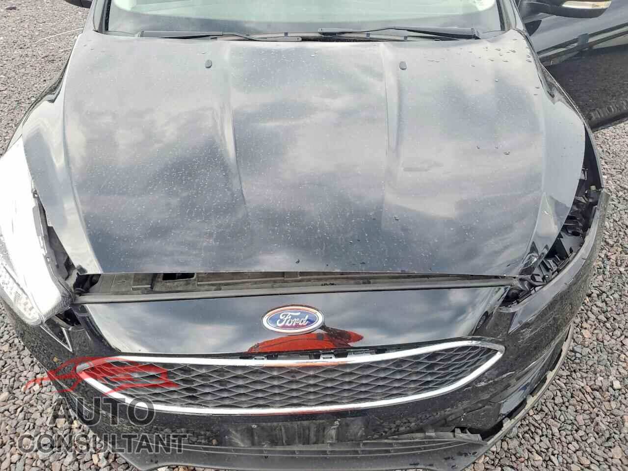FORD FOCUS 2017 - 1FADP3F23HL342470