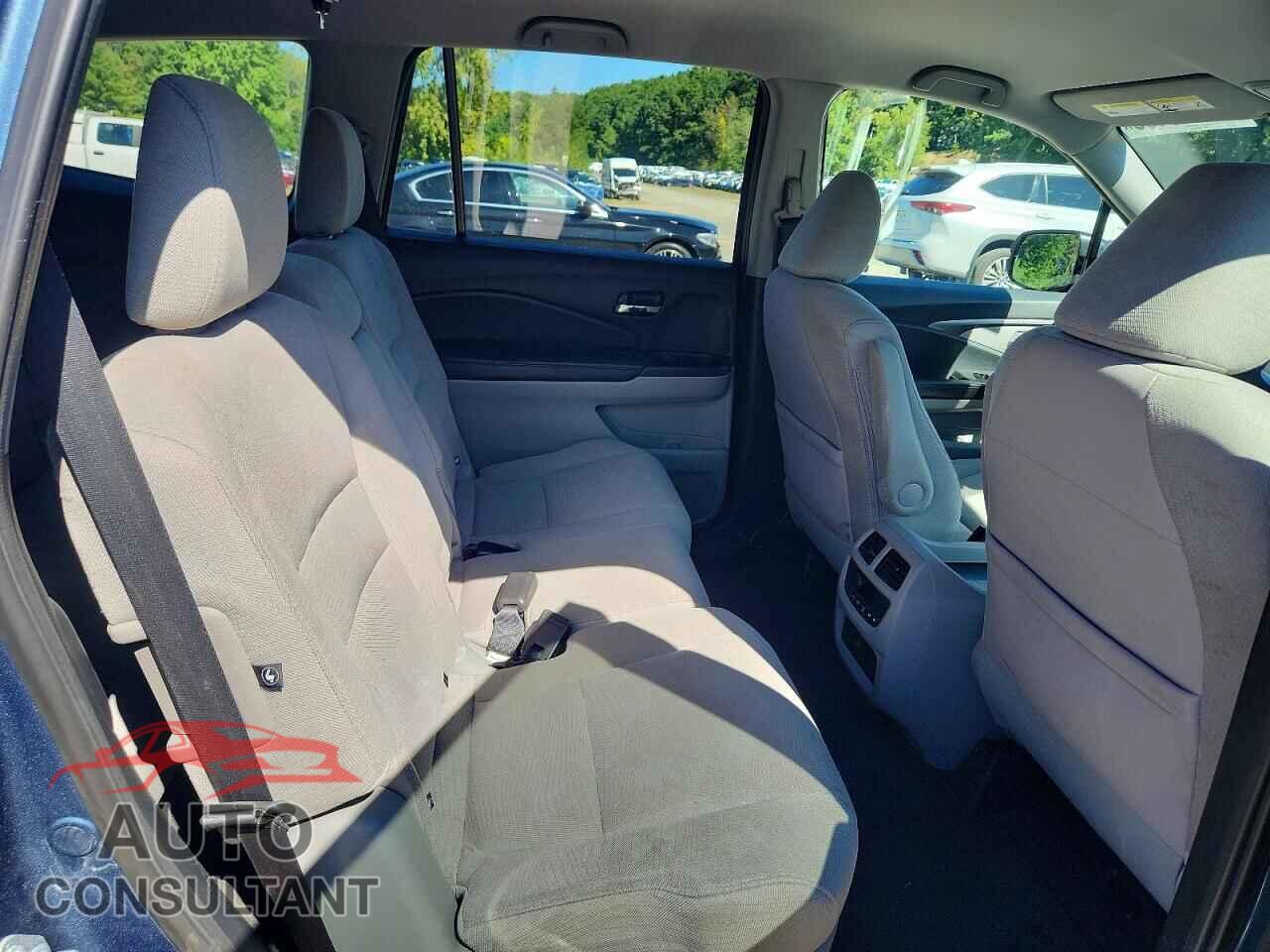 HONDA PILOT 2017 - 5FNYF6H31HB065567
