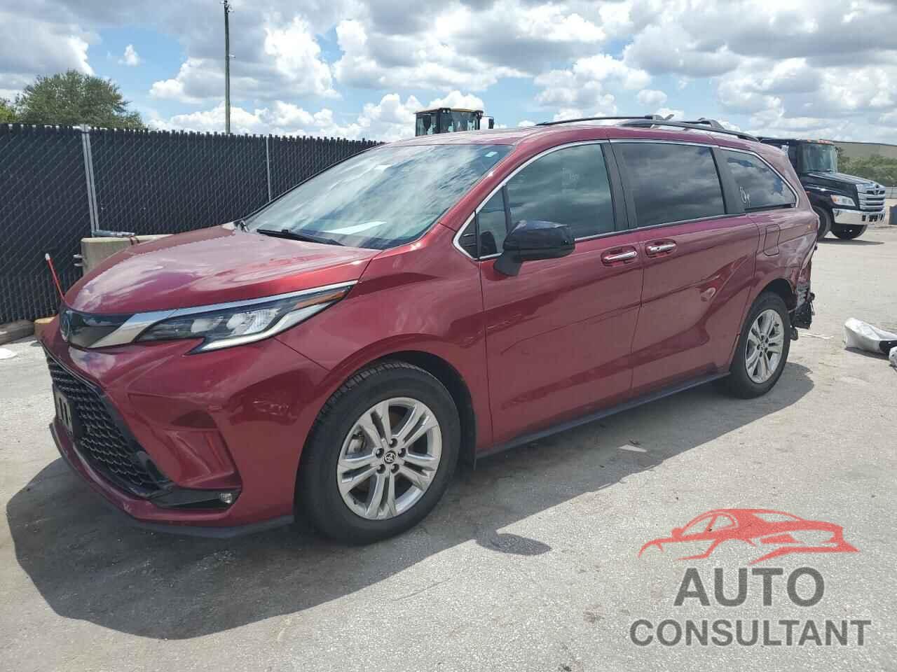 TOYOTA SIENNA 2022 - 5TDXSKFC5NS055750