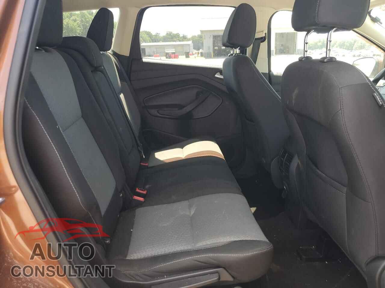 FORD ESCAPE 2017 - 1FMCU9GD2HUD82417