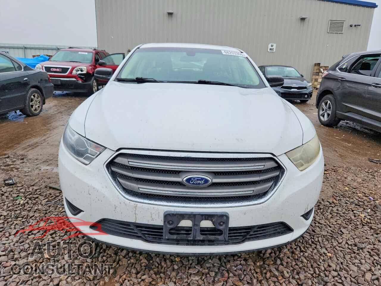 FORD TAURUS 2015 - 1FAHP2D83FG136185