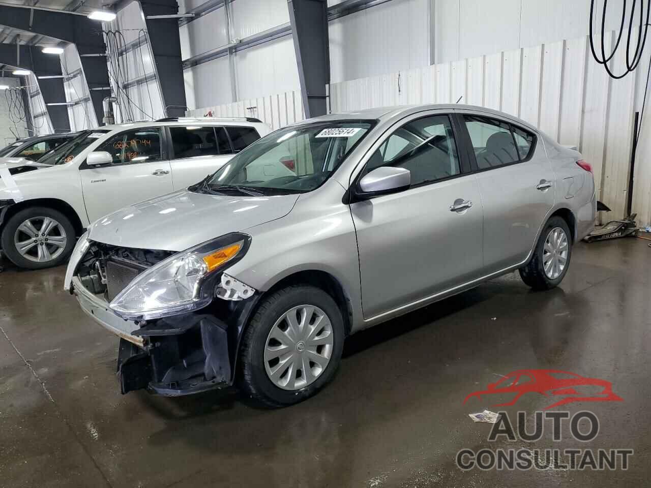 NISSAN VERSA 2018 - 3N1CN7APXJL882045