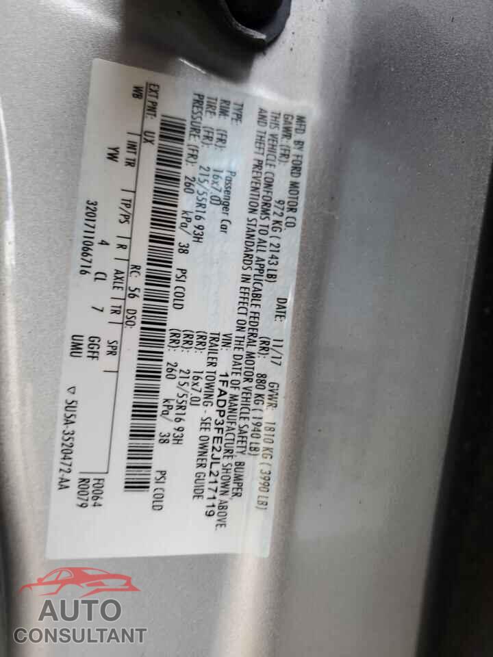 FORD FOCUS 2018 - 1FADP3FE2JL217119