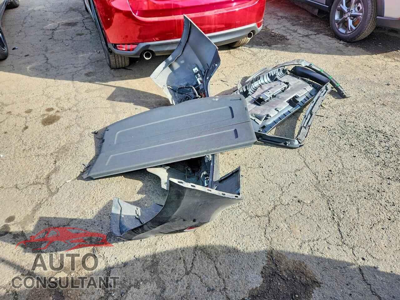 AUDI Q5 2012 - WA1DKAFP2CA010527