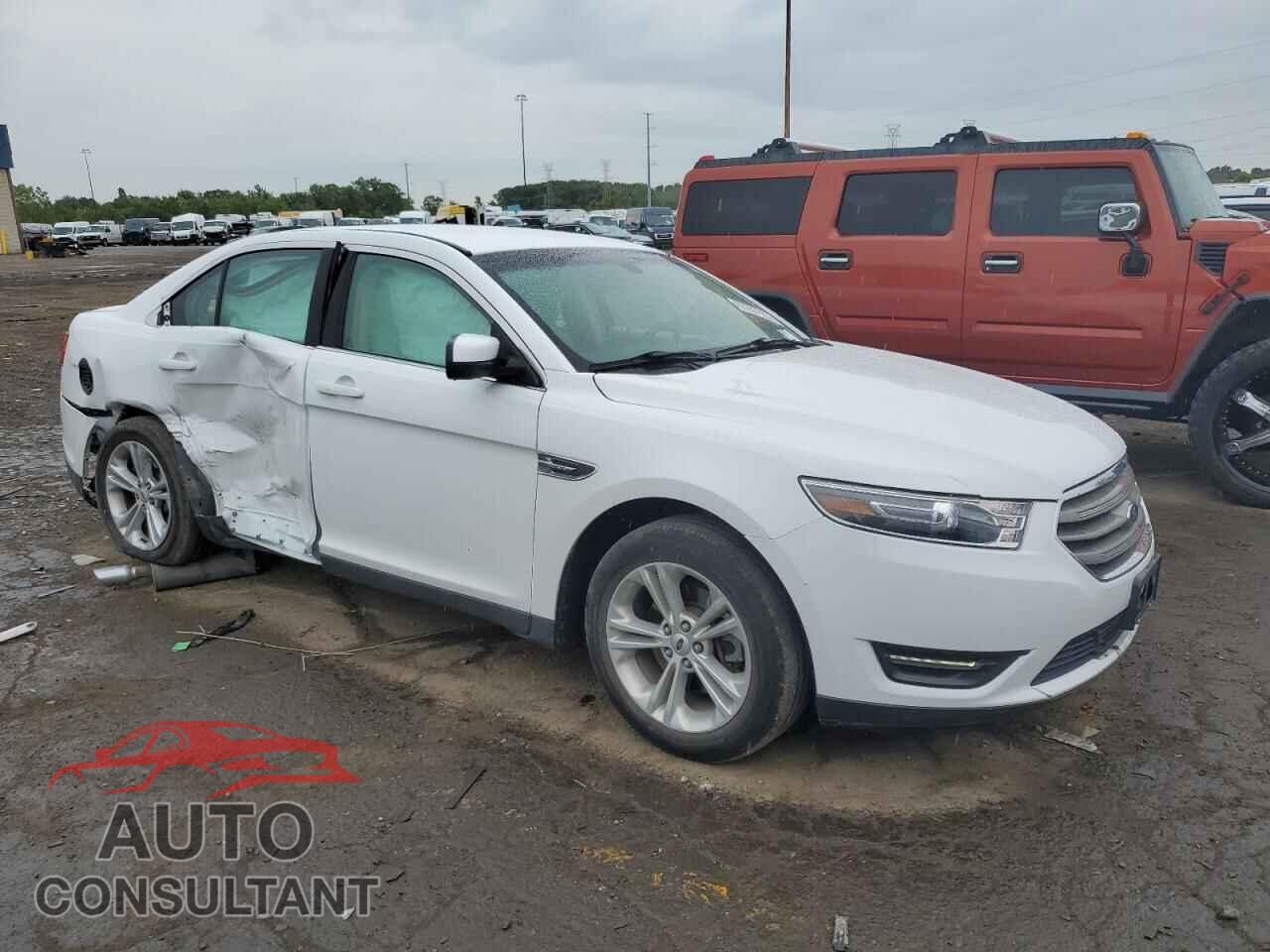 FORD TAURUS 2018 - 1FAHP2E88JG114254