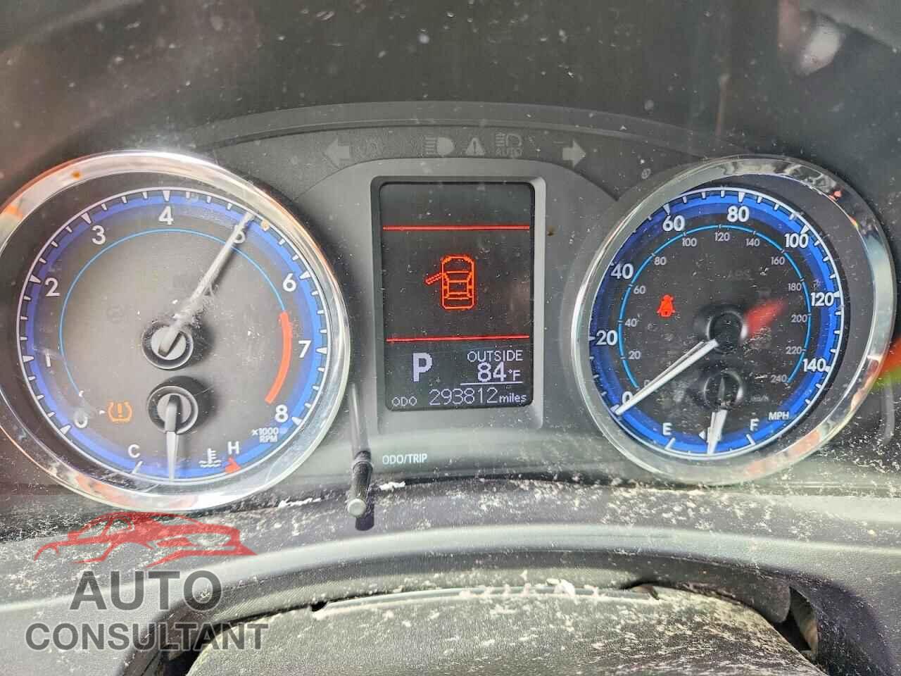 TOYOTA COROLLA 2018 - 5YFBURHE5JP805582