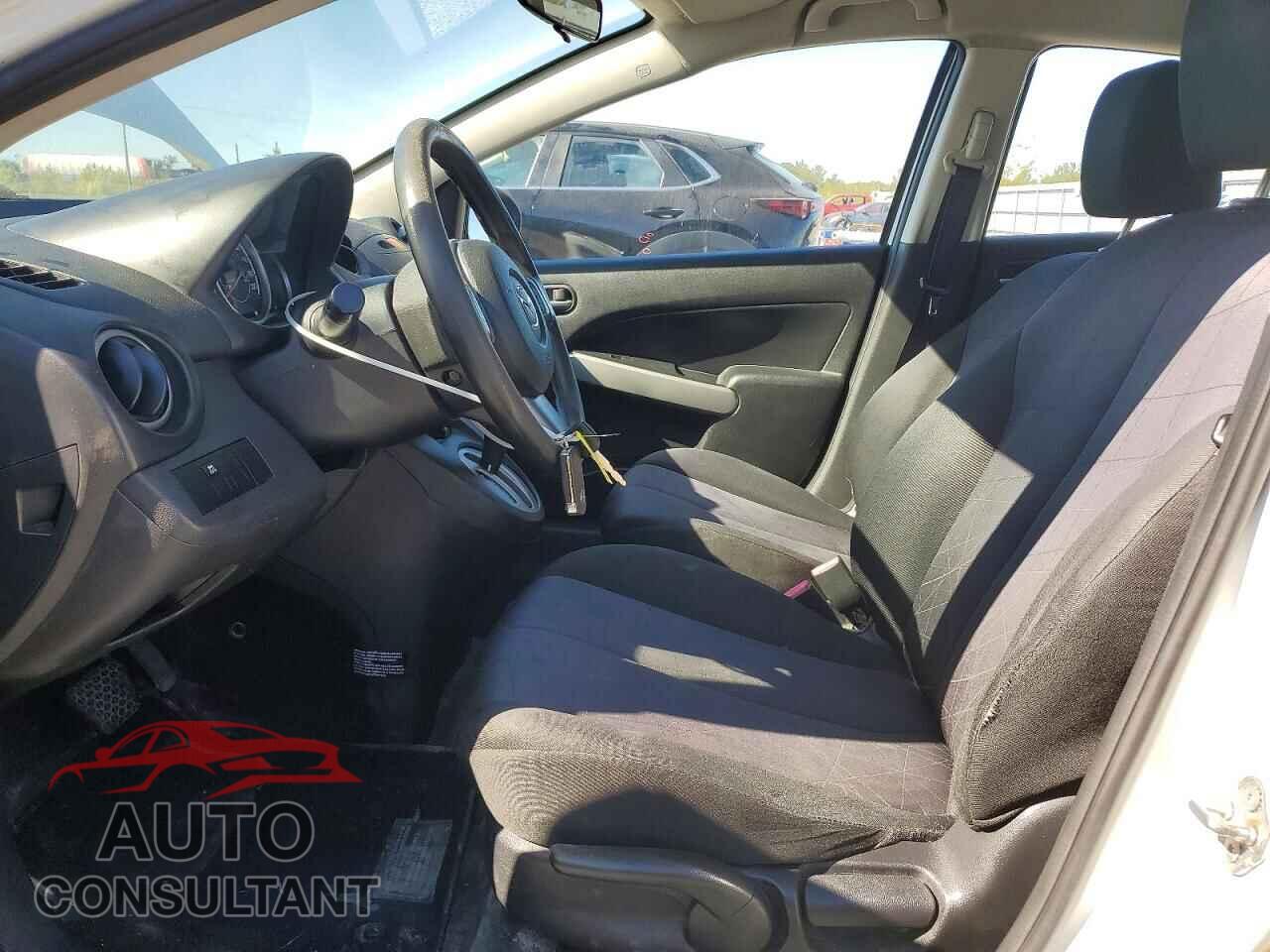 MAZDA 2 2013 - JM1DE1KY1D0156923
