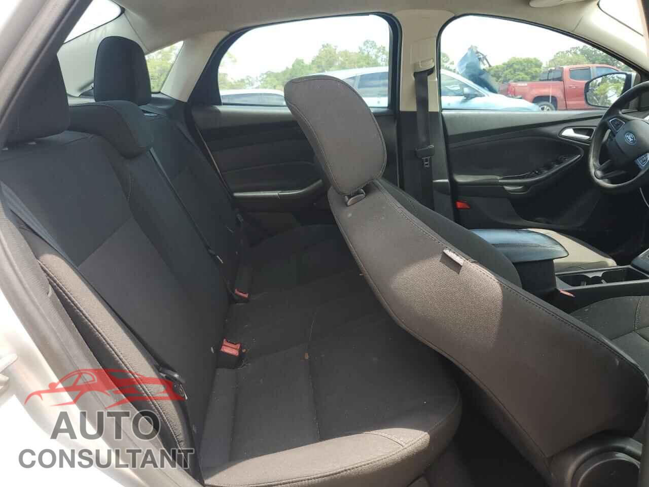 FORD FOCUS 2017 - 1FADP3F20HL208502