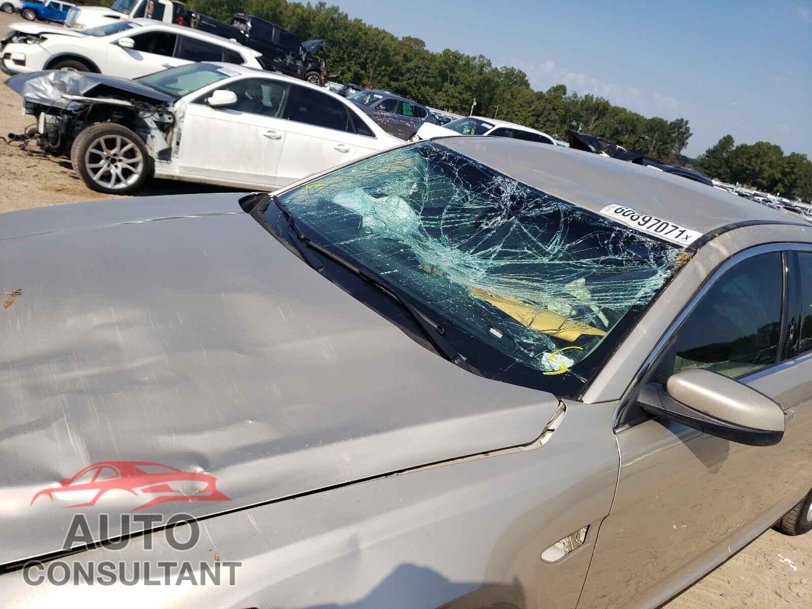 FORD TAURUS 2017 - 1FAHP2E85HG134875