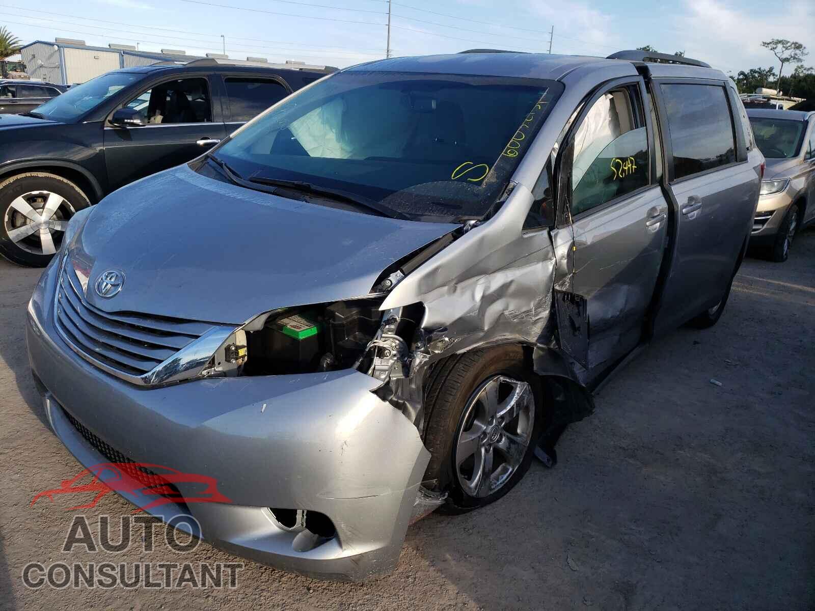 TOYOTA SIENNA 2017 - 5TDKZ3DC3HS842425