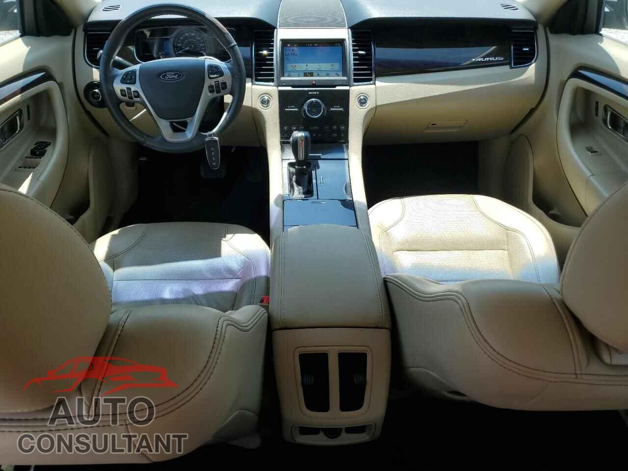 FORD TAURUS 2018 - 1FAHP2F87JG128371
