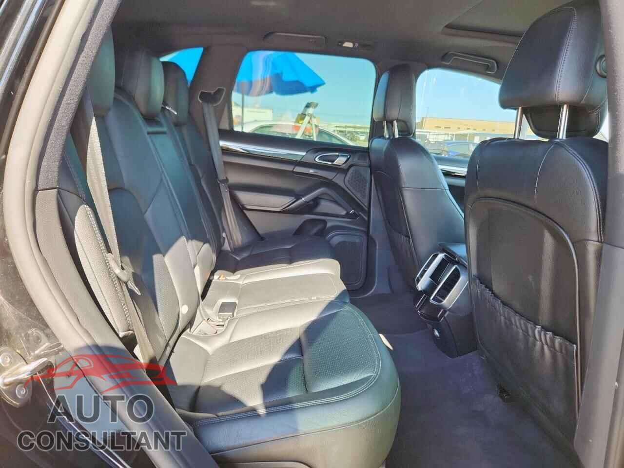 PORSCHE CAYENNE 2016 - WP1AA2A25GLA00712