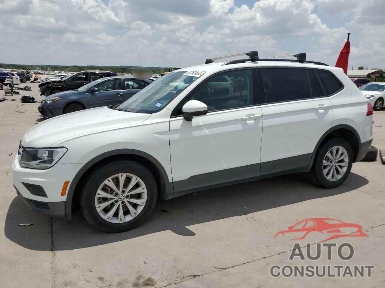 VOLKSWAGEN TIGUAN 2019 - 3VV1B7AX0KM052295