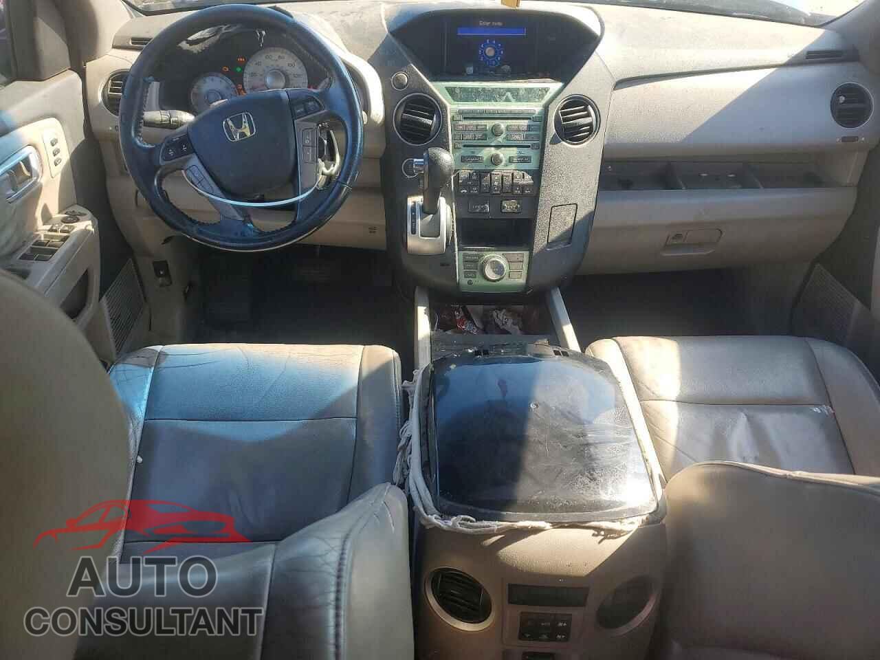 HONDA PILOT 2011 - 5FNYF4H93BB012305
