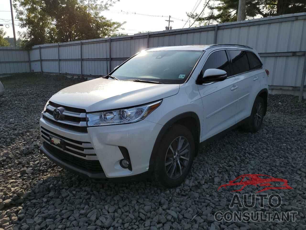 TOYOTA HIGHLANDER 2019 - 5TDJZRFH9KS562748