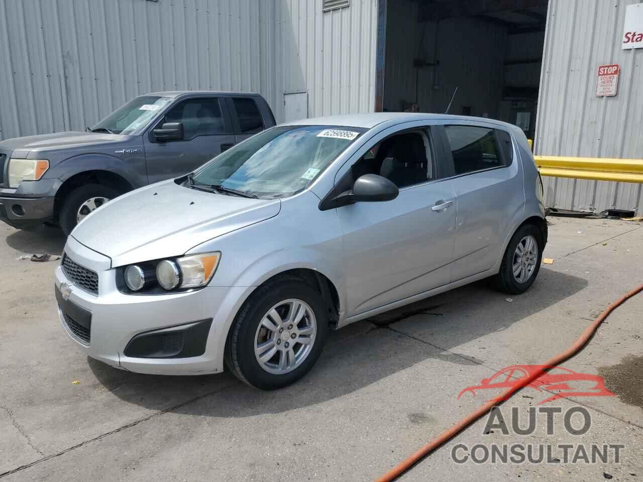 CHEVROLET SONIC 2012 - 1G1JC6SH3C4227870