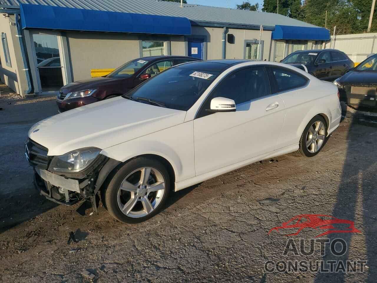 MERCEDES-BENZ C-CLASS 2015 - WDDGJ4HB6FG371226